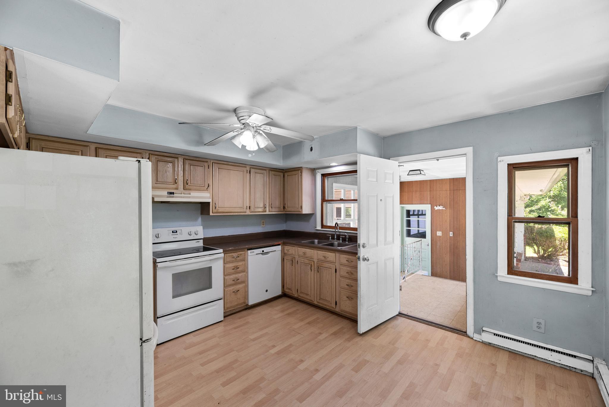 14949 Old Frederick Road Woodbine, MD 21797 - Photo 6 of 29 Kitchen