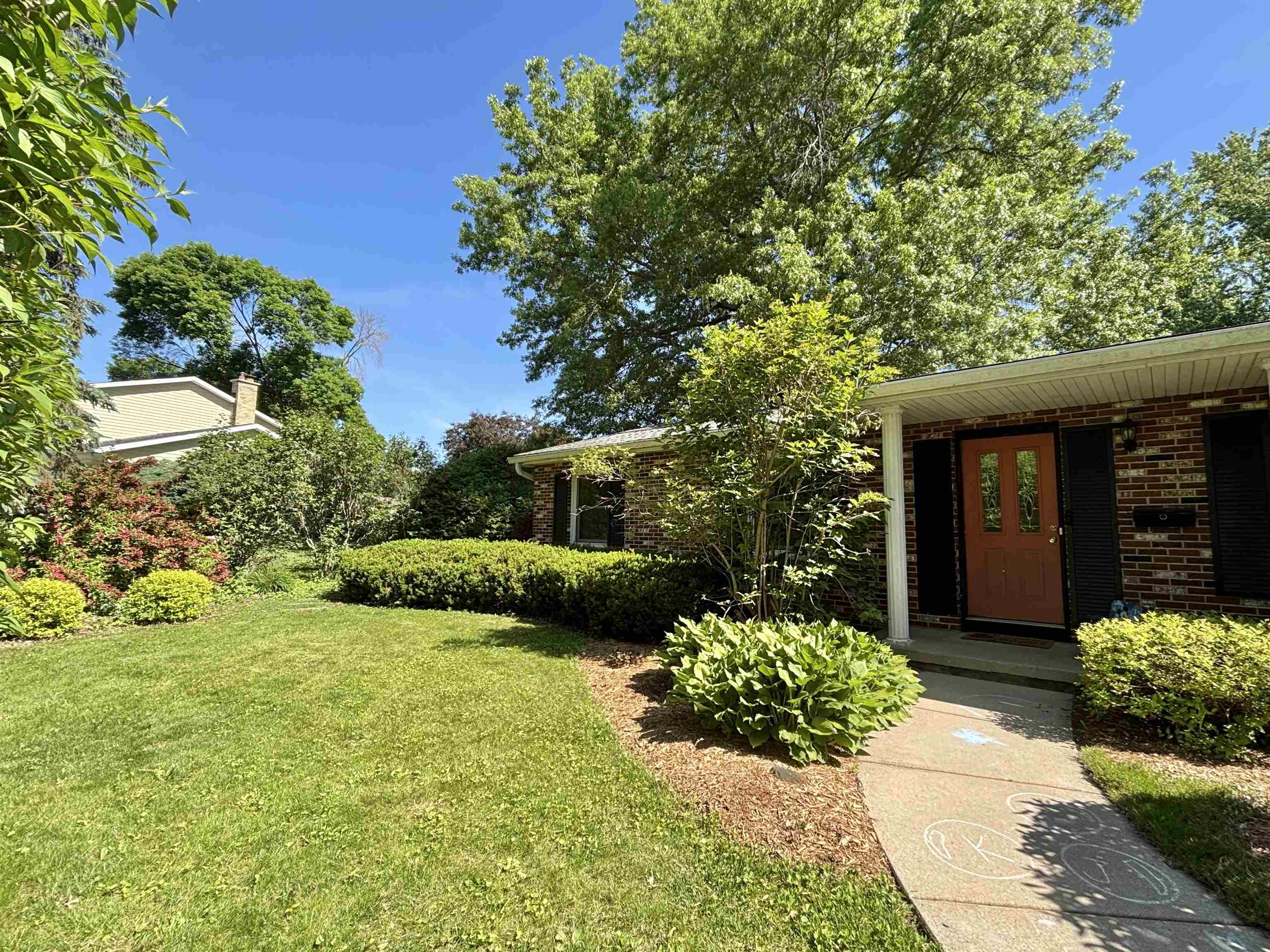 718 Delladonna Way Madison, WI 53704 - Photo 2 of 70
