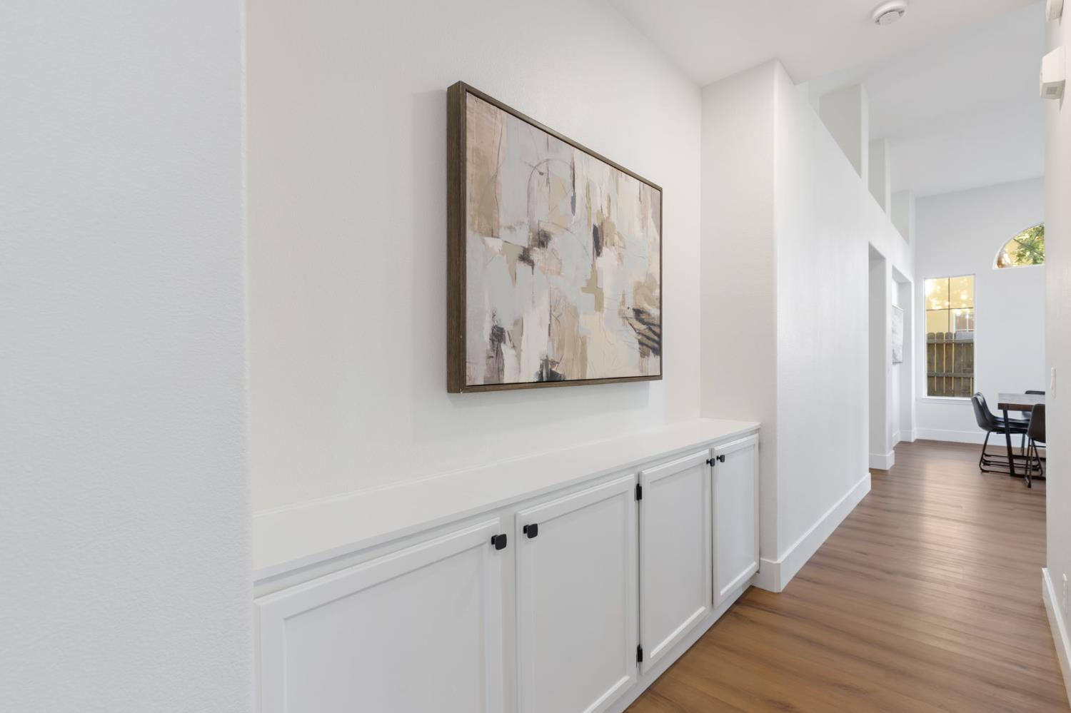 2337 Wrenwood Avenue Clovis, CA 93611 - Photo 16 of 44 Hallway