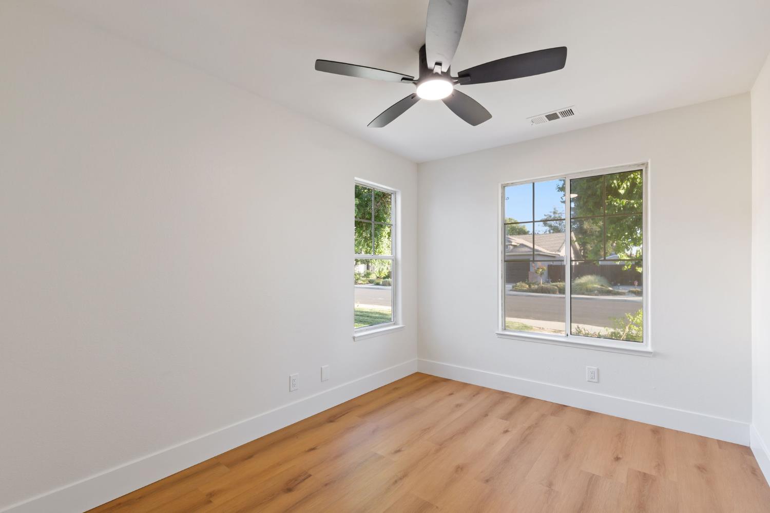 2337 Wrenwood Avenue Clovis, CA 93611 - Photo 22 of 44 Bedroom 3