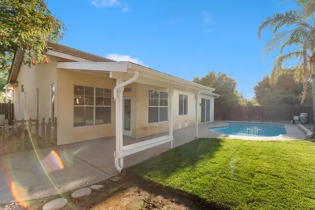 $590,000 | 2337 Wrenwood Avenue, Clovis, CA 93611