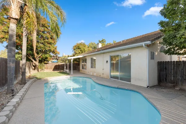 $575,000 | 2337 Wrenwood Avenue, Clovis, CA 93611