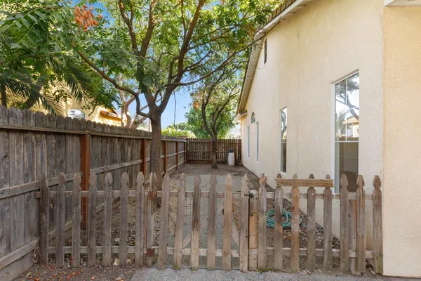 $575,000 | 2337 Wrenwood Avenue, Clovis, CA 93611