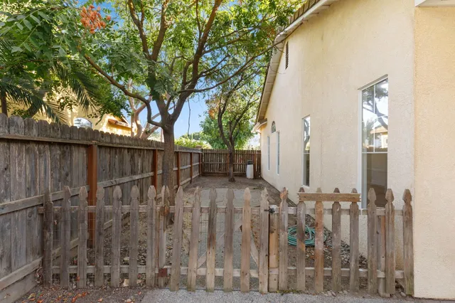 $590,000 | 2337 Wrenwood Avenue, Clovis, CA 93611