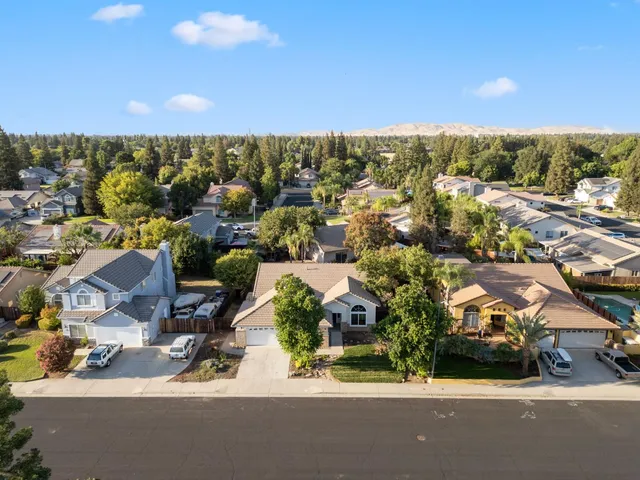 $590,000 | 2337 Wrenwood Avenue, Clovis, CA 93611