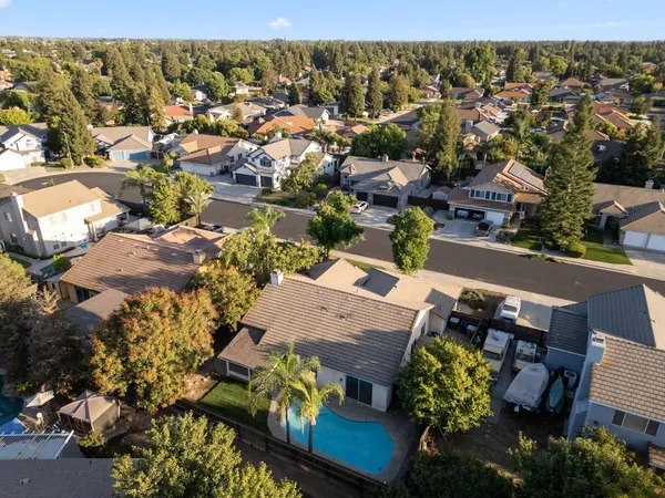 $575,000 | 2337 Wrenwood Avenue, Clovis, CA 93611