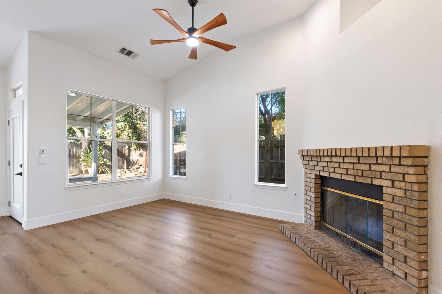 2337 Wrenwood Avenue Clovis, CA 93611 - Photo 10 of 44 2nd Living area