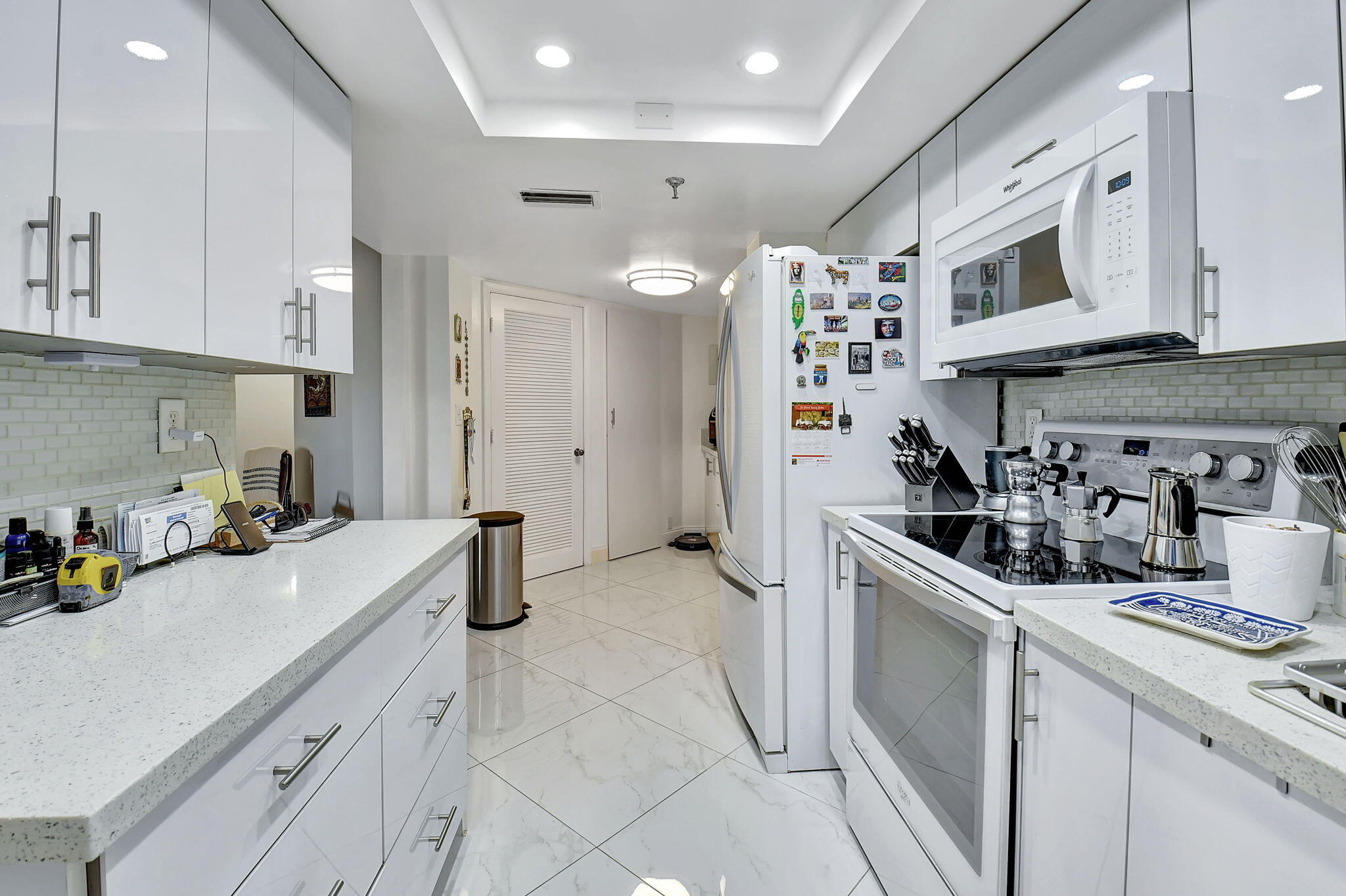 6463 La Costa Drive, Unit 401 Boca Raton, FL 33433 - Photo 5 of 14 Kitchen