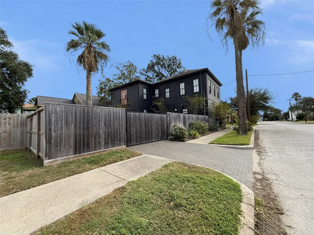 $599,900 | 3128 Avenue L, Galveston, TX 77550