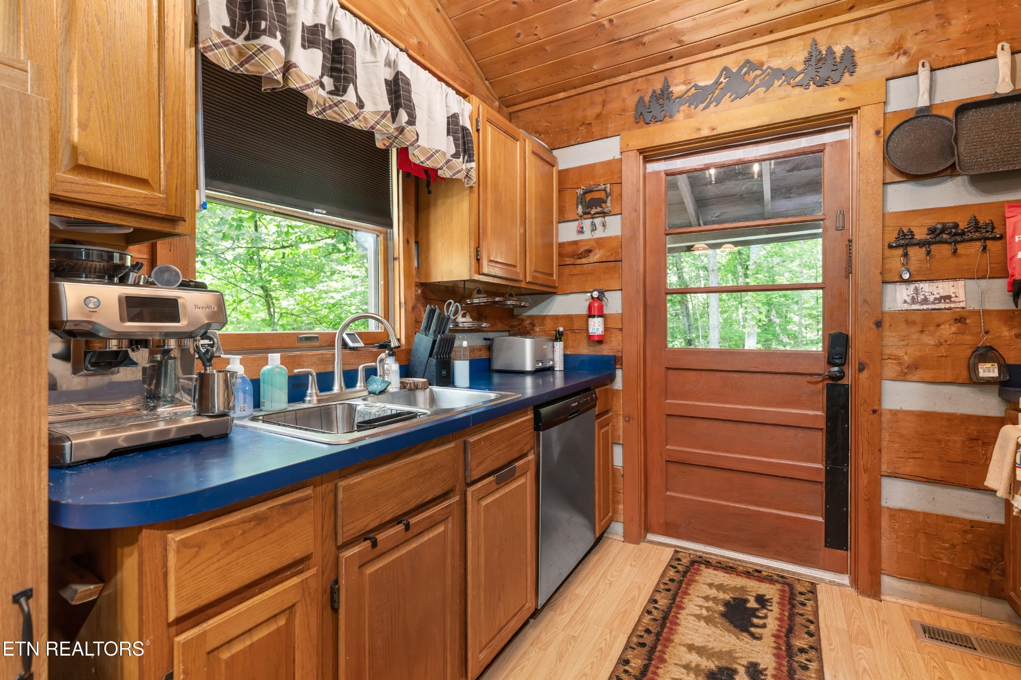 3040 Patty View Way Pigeon Forge, TN 37862 - Photo 9 of 30