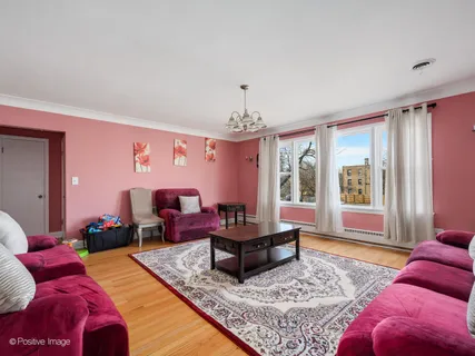 $900,000 | 6309 North Washtenaw Avenue, Chicago, IL 60659