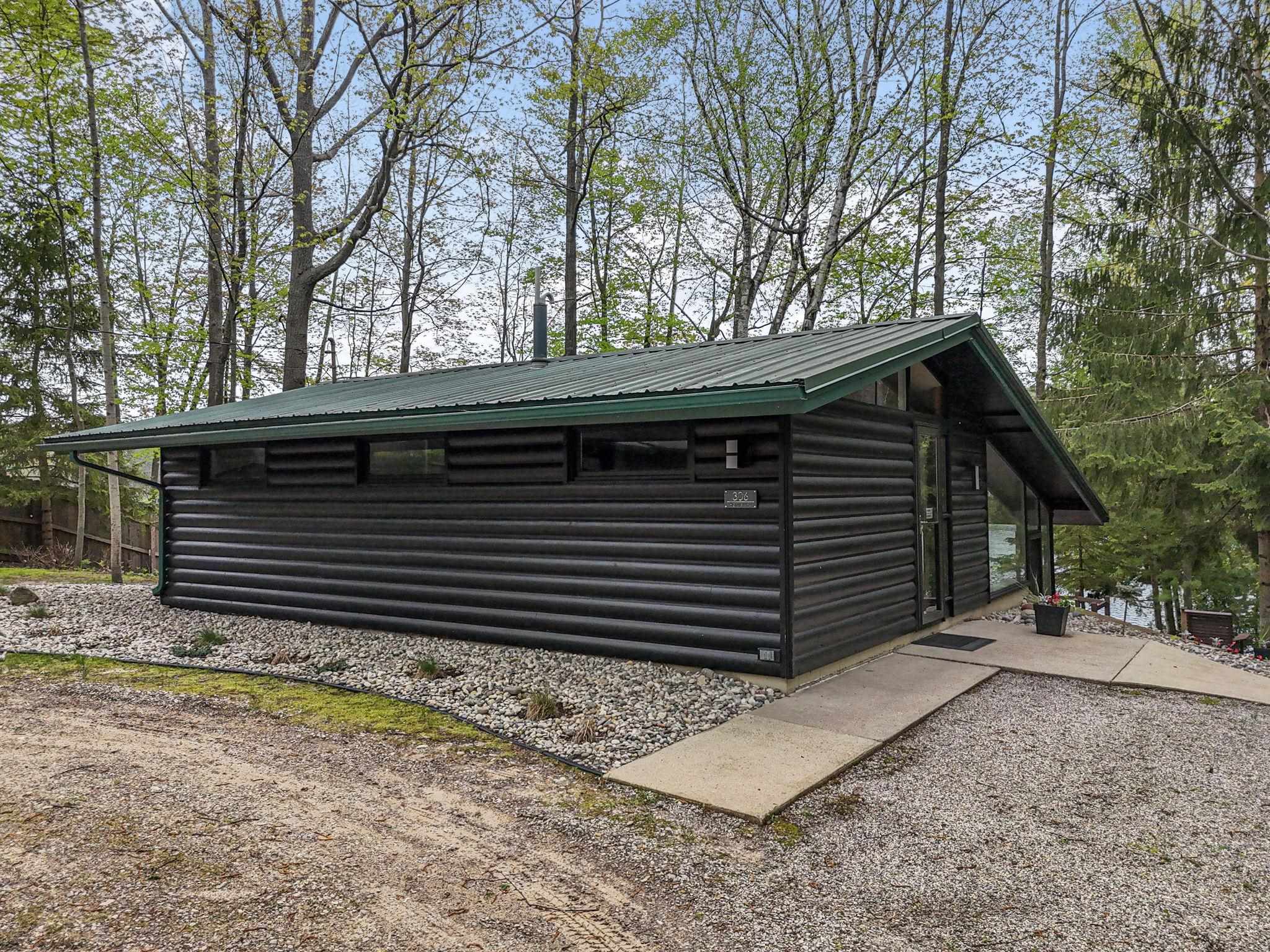 306 Highview Road Traverse City, MI 49696 - Photo 5 of 54 Gallery Image 5