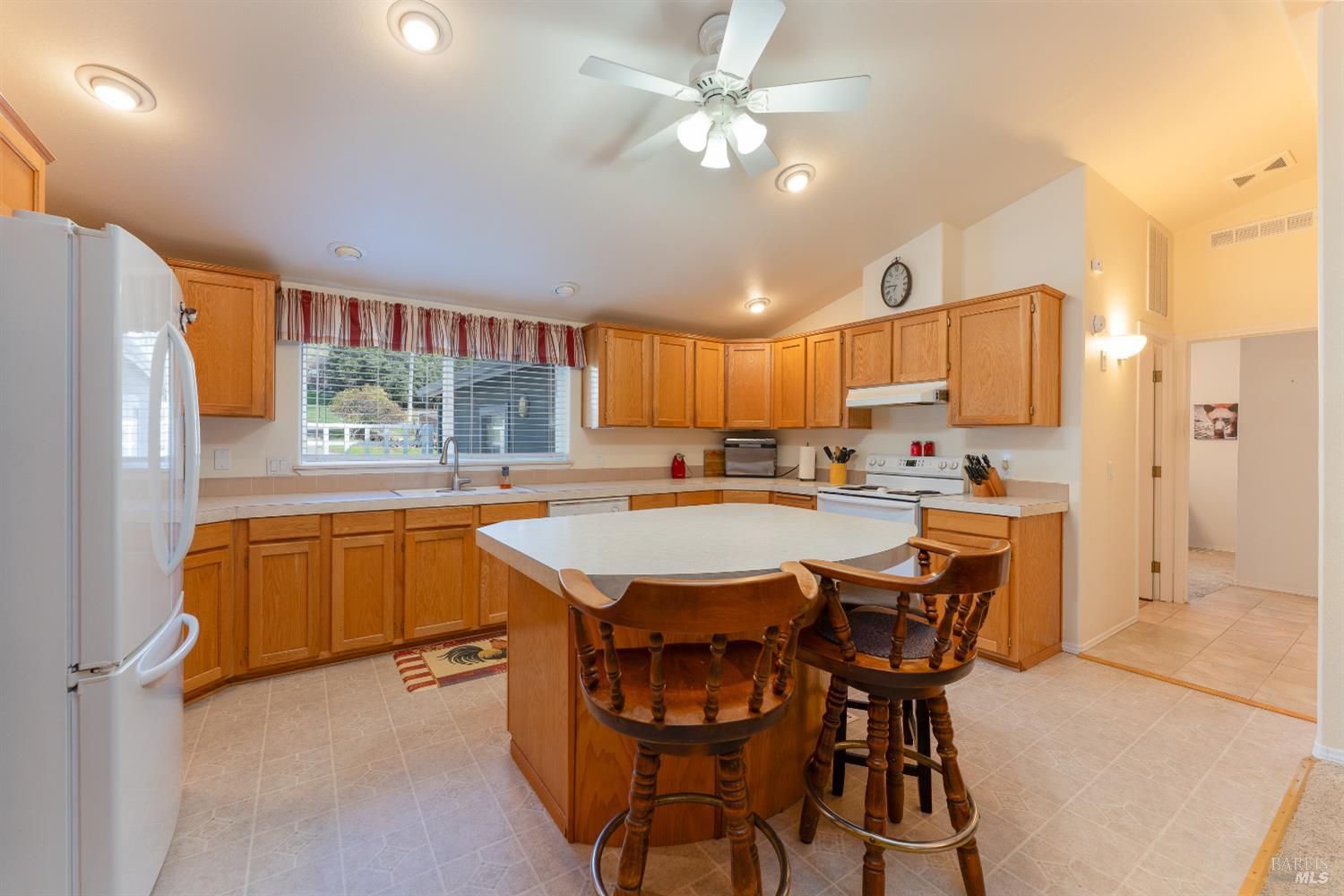 2599 Coyote Road Willits, CA 95490 - Photo 9 of 28