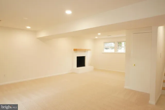 $599,999 | 7212 Princess Anne Court, Warrenton, VA 20187