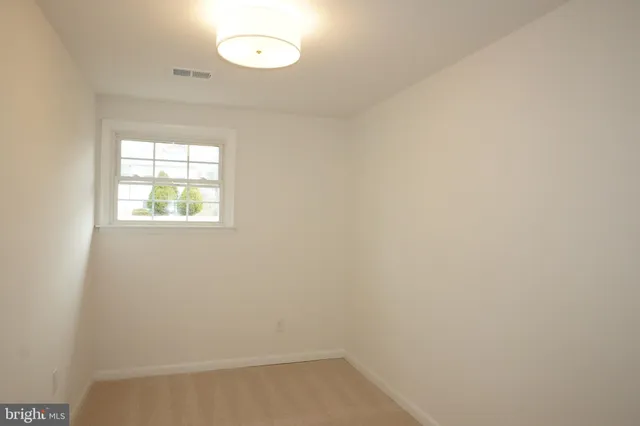 $599,999 | 7212 Princess Anne Court, Warrenton, VA 20187