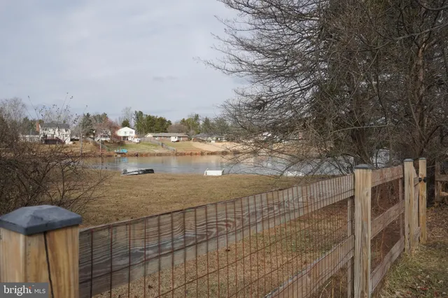 $599,999 | 7212 Princess Anne Court, Warrenton, VA 20187