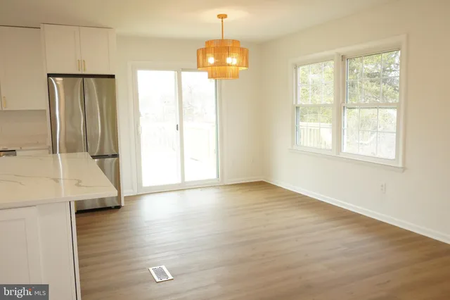 $599,999 | 7212 Princess Anne Court, Warrenton, VA 20187