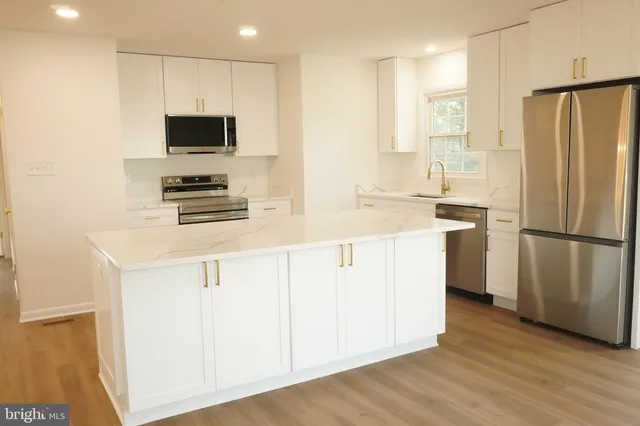 $599,999 | 7212 Princess Anne Court, Warrenton, VA 20187