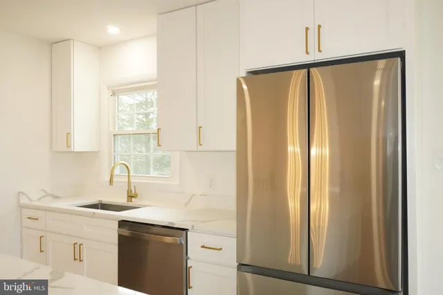 $599,999 | 7212 Princess Anne Court, Warrenton, VA 20187