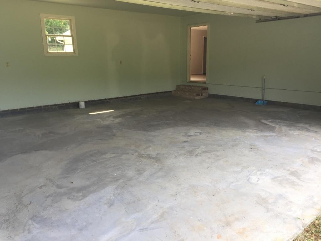 133 Blevins Hollow Road Elizabethton, TN 37643 - Photo 23 of 24 Double Car Garare
