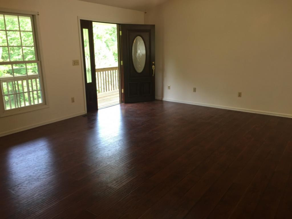133 Blevins Hollow Road Elizabethton, TN 37643 - Photo 6 of 24 Living