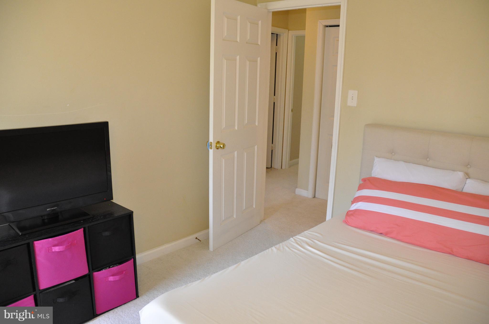 2422 Southgate Square Reston, VA 20191 - Photo 18 of 25 Bedroom