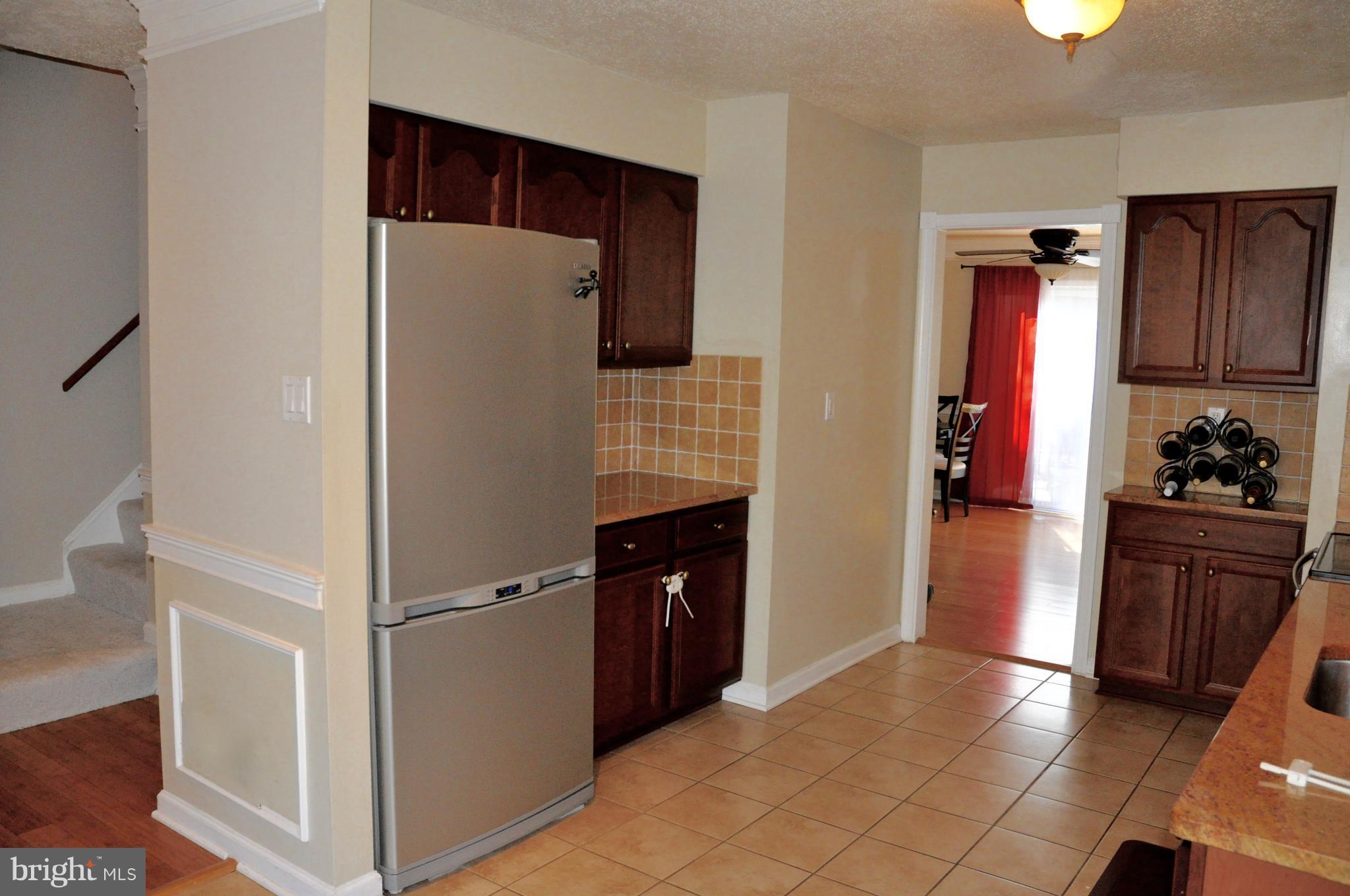 2422 Southgate Square Reston, VA 20191 - Photo 3 of 25 Kitchen