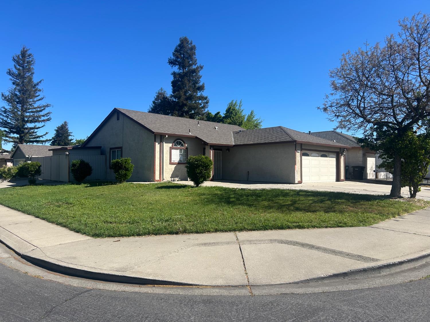 3421 Penny Lane Modesto, CA 95354 - Photo 1 of 12