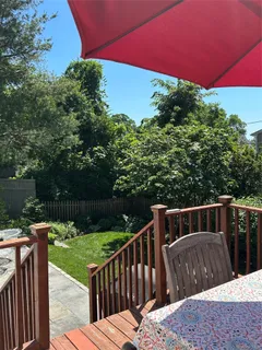 $925,000 | 5 Salem Way, Glen Head, NY 11545