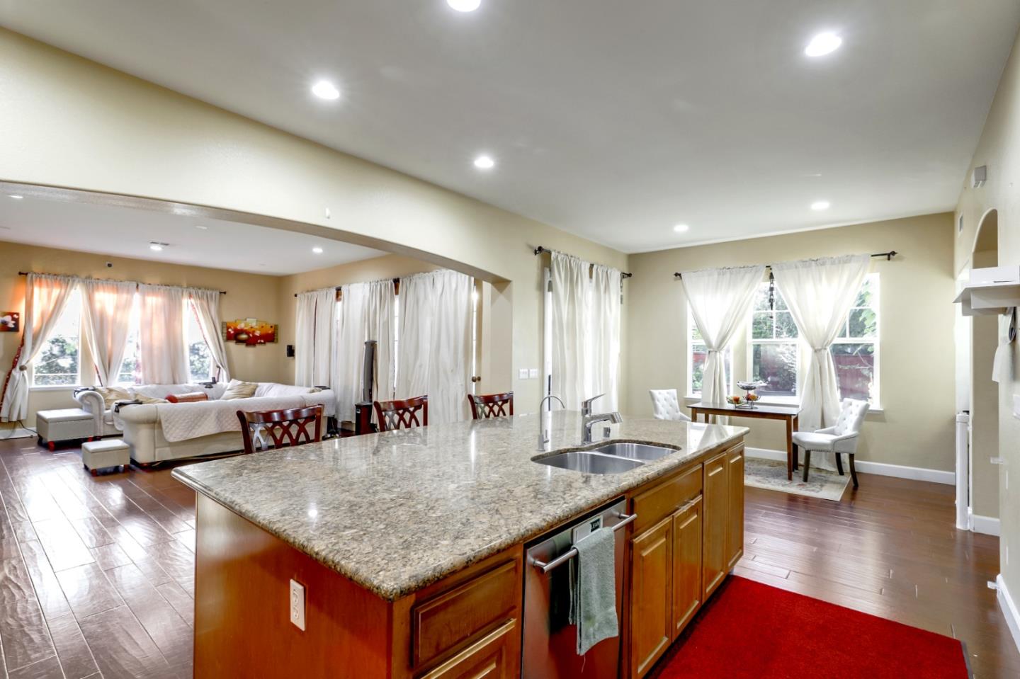 151 Avalon Court San Ramon, CA 94582 - Photo 7 of 34 Gallery Image 7