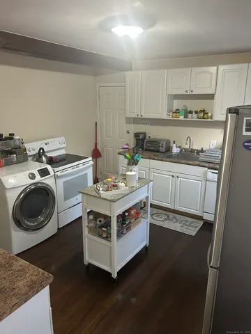 $695,000 | 1515 Capitol Avenue, Bridgeport, CT 06604