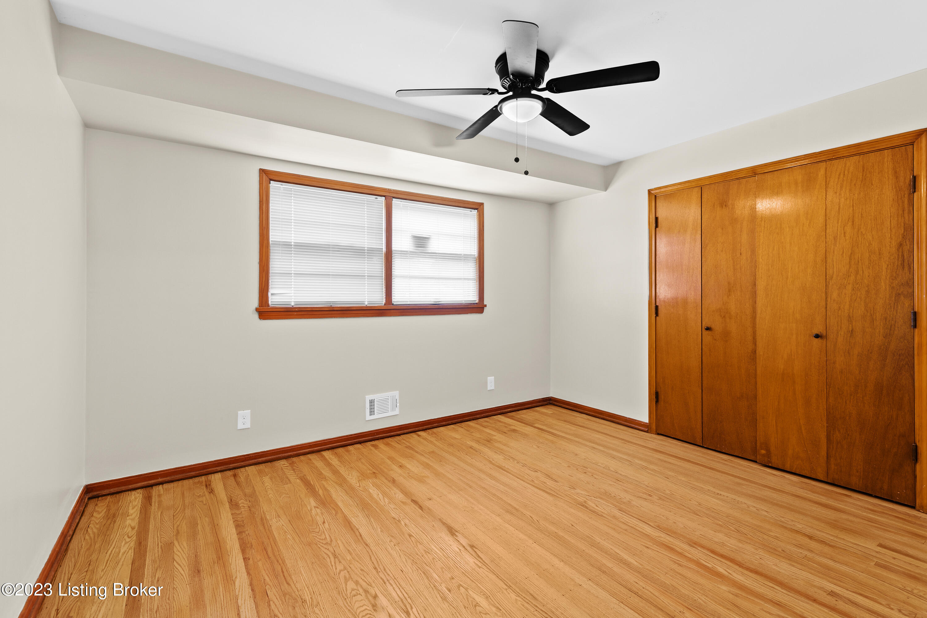 10814 Marcitis Road Louisville, KY 40272 - Photo 12 of 21 10814 Marcitis Rd-18