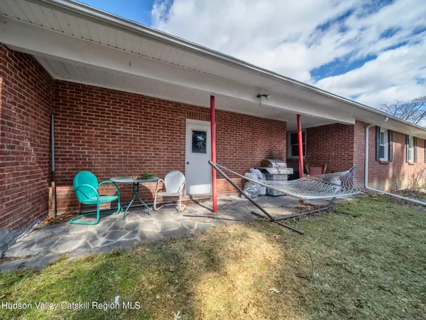 $325,000 | 377 East Chester Street, Kingston, NY 12401