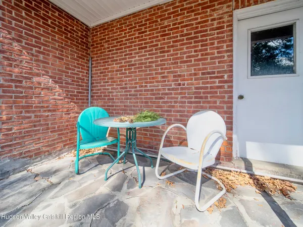 $325,000 | 377 East Chester Street, Kingston, NY 12401