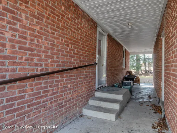 $325,000 | 377 East Chester Street, Kingston, NY 12401