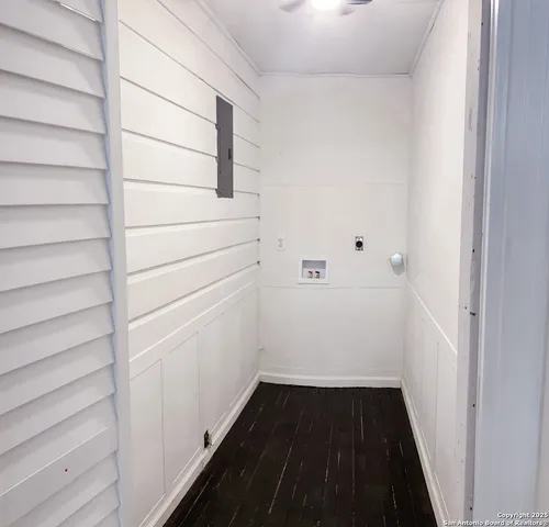 a view of walk in closet