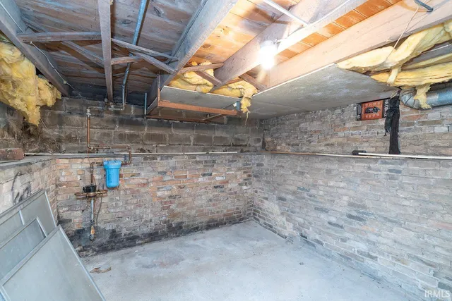 $209,900 | 143 Kenyon Avenue, Elkhart, IN 46516