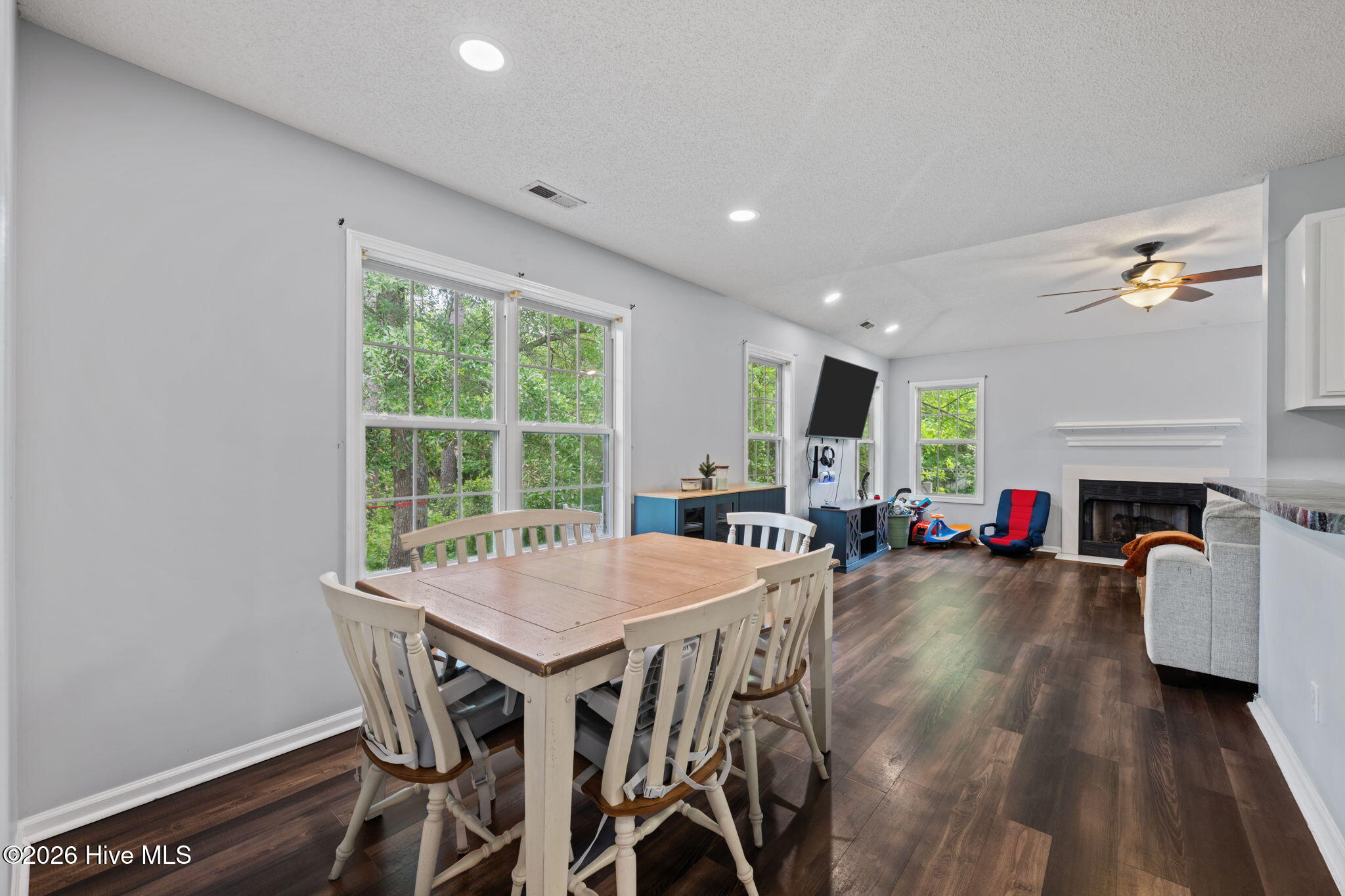 619 Fox Ridge Court Havelock, NC 28532 - Photo 16 of 42 breakfast nook