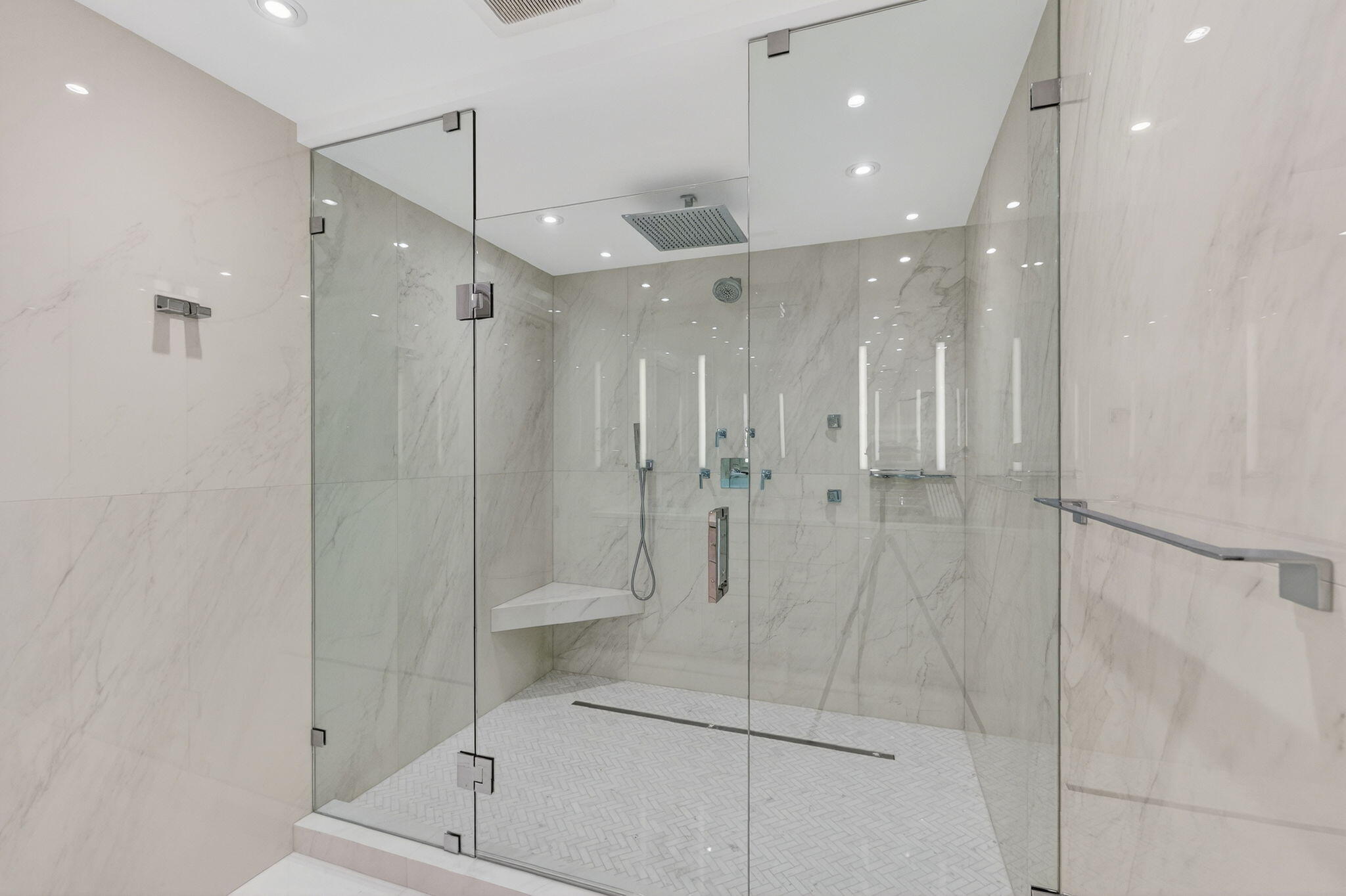 1500 South Ocean Boulevard, Unit 1602 Boca Raton, FL 33432 - Photo 32 of 88 Primary Bath