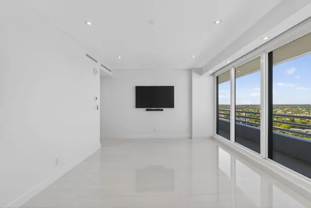 $5,500,000 | 1500 South Ocean Boulevard, Unit 1602, Boca Raton, FL 33432