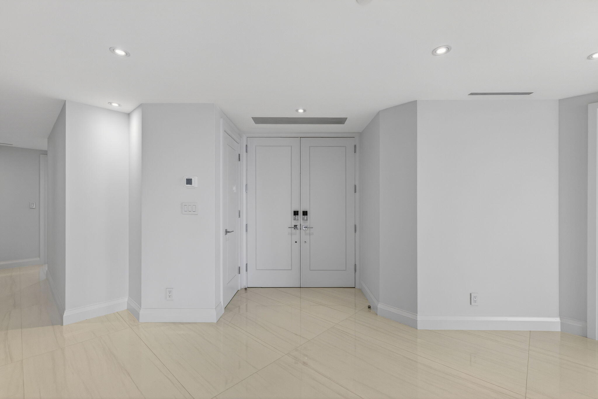 1500 South Ocean Boulevard, Unit 1602 Boca Raton, FL 33432 - Photo 49 of 88 Foyer