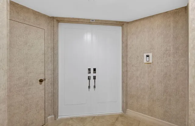 $5,500,000 | 1500 South Ocean Boulevard, Unit 1602, Boca Raton, FL 33432