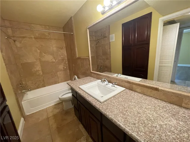 $1,075 | 1150 North Buffalo Drive, Unit 1041, Las Vegas, NV 89128