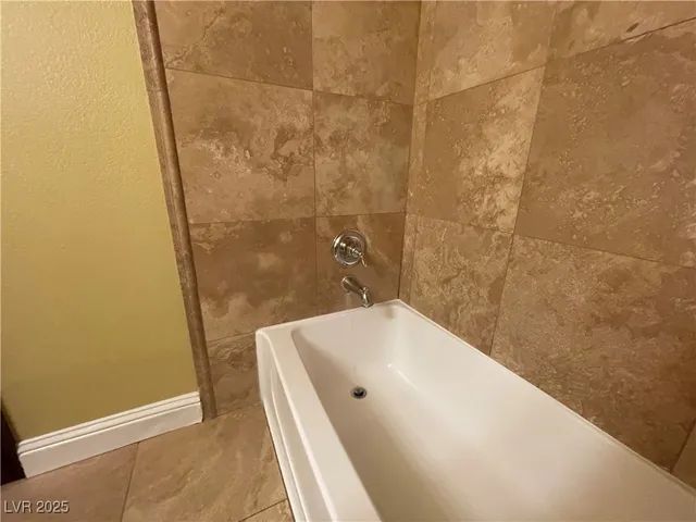 $1,075 | 1150 North Buffalo Drive, Unit 1041, Las Vegas, NV 89128