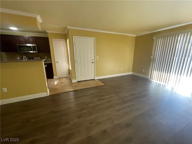 $1,075 | 1150 North Buffalo Drive, Unit 1041, Las Vegas, NV 89128