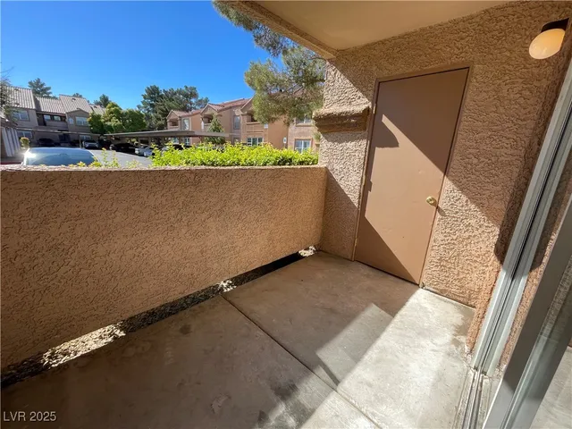 $1,075 | 1150 North Buffalo Drive, Unit 1041, Las Vegas, NV 89128