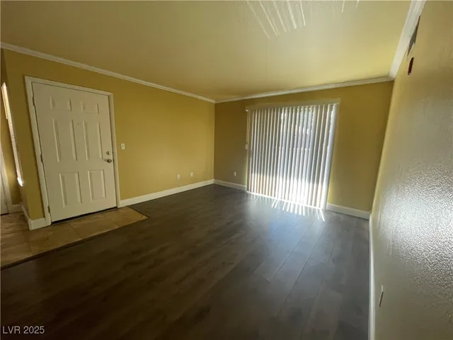 $1,075 | 1150 North Buffalo Drive, Unit 1041, Las Vegas, NV 89128