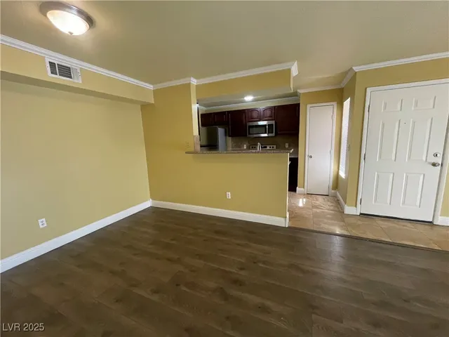 $1,075 | 1150 North Buffalo Drive, Unit 1041, Las Vegas, NV 89128