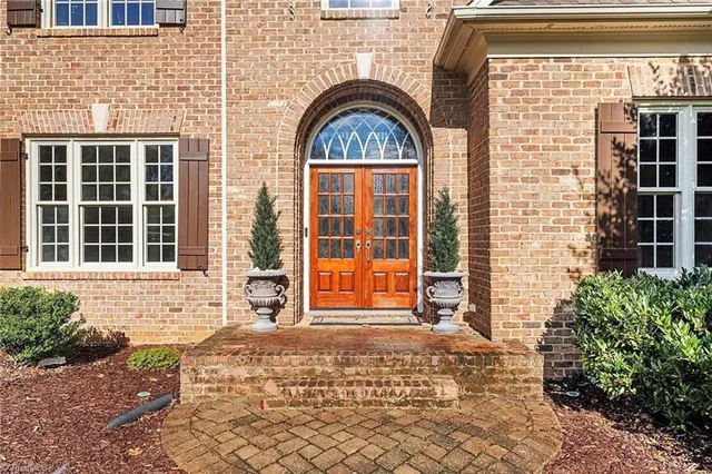 $815,000 | 5902 Snow Hill Drive, Summerfield, NC 27358