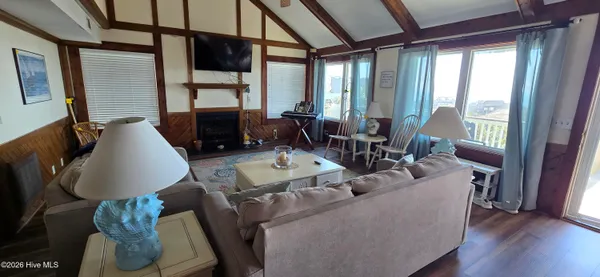 $1,750,000 | 256 East 1st Street, Ocean Isle Beach, NC 28469